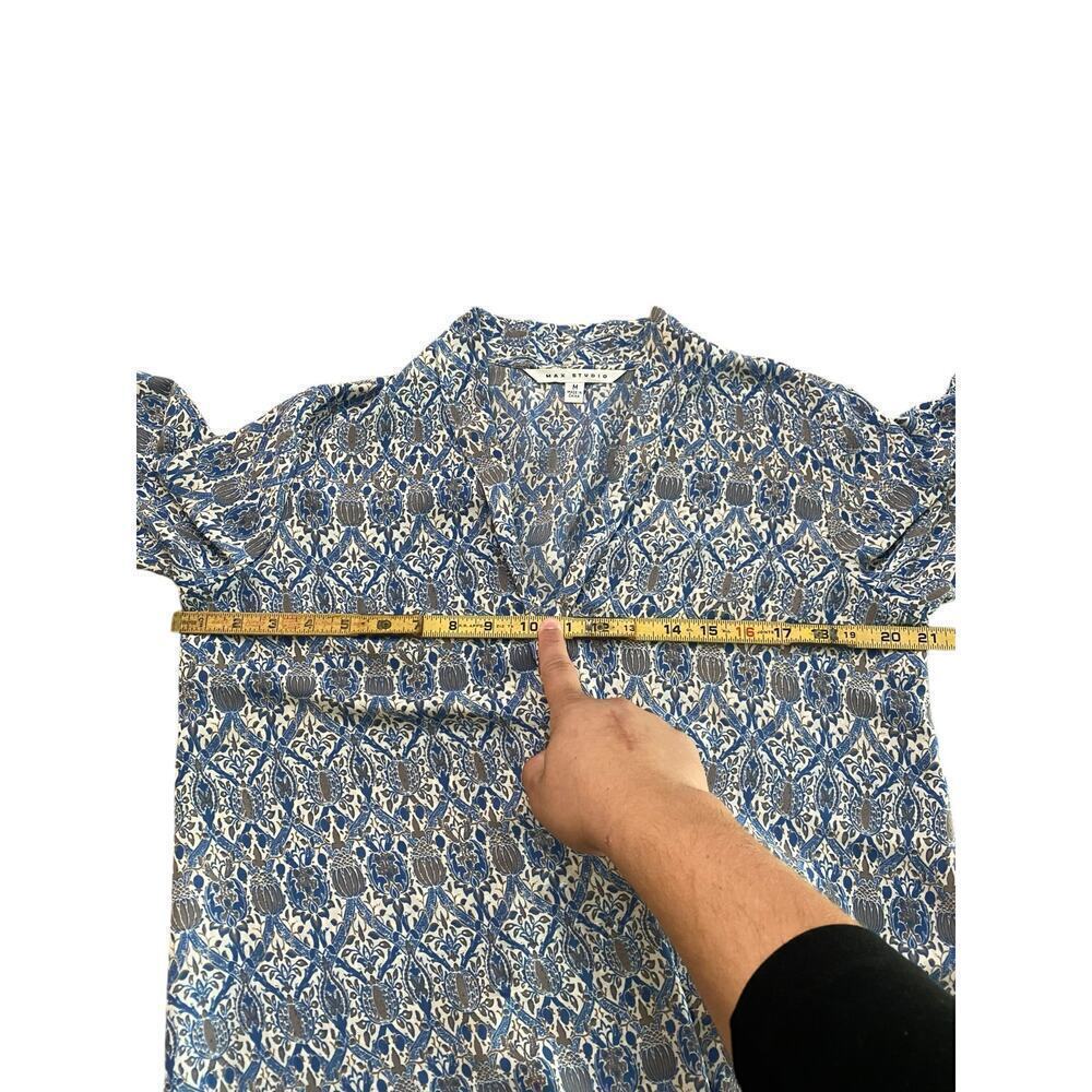 Max Studio Floral blue wrap Blouse Top Size Medium - Picture 4 of 6